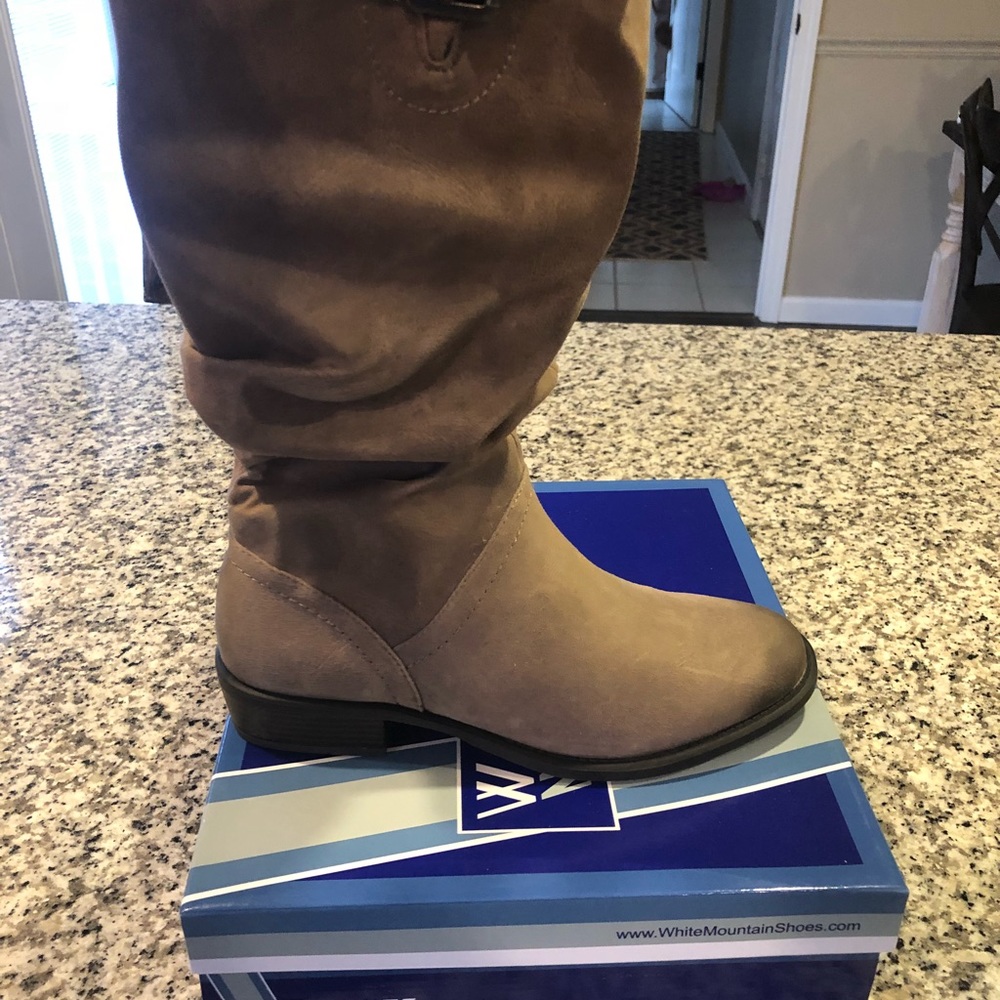 Brand new in box White Mountain Boots